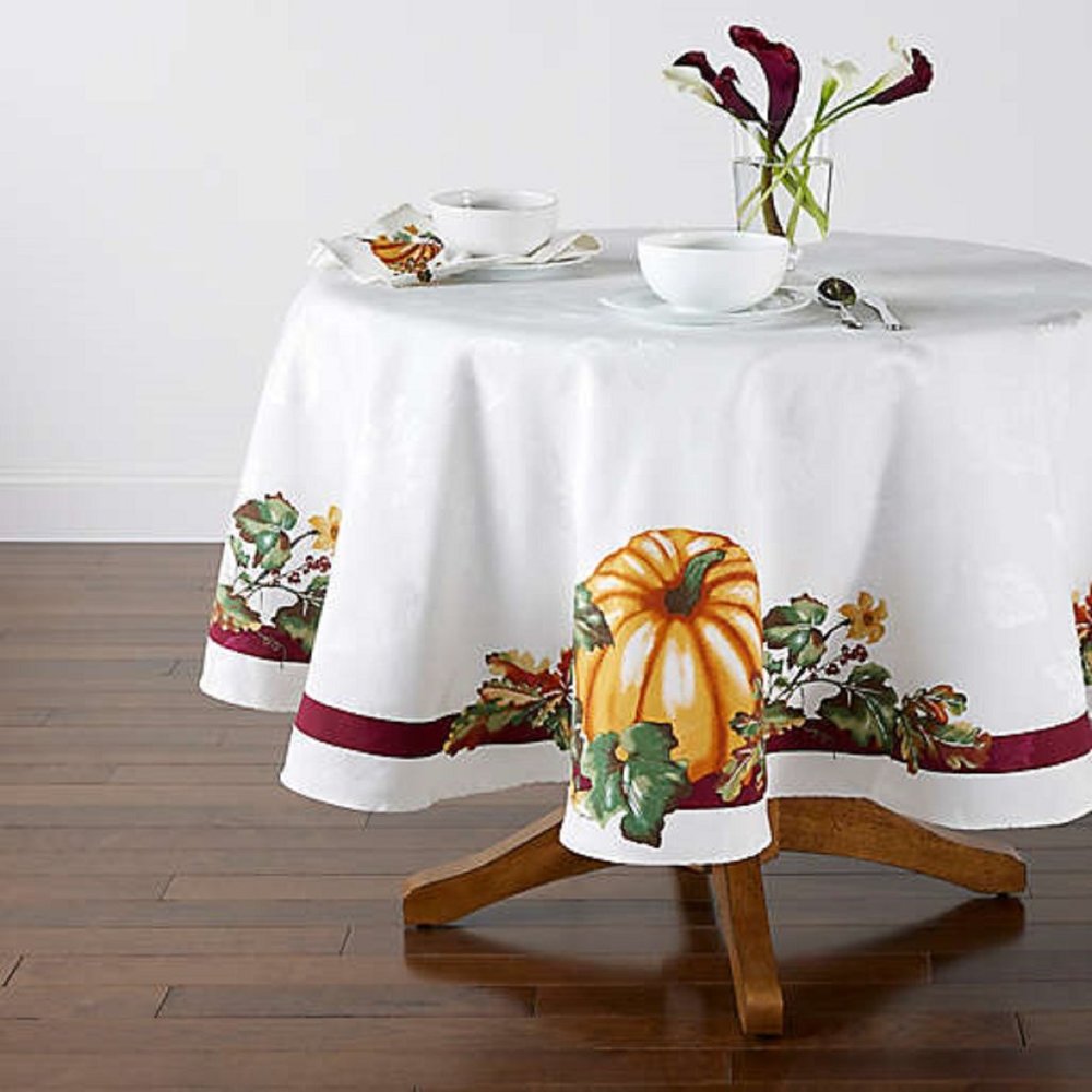 PUMPKIN BORDER 70-inch Round Damask Thanksgiving Harvest Tablecloth (Seats 4-6)